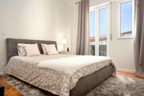 Bright 1-bedroom apartment in the heart of Braga - Gallery - 12