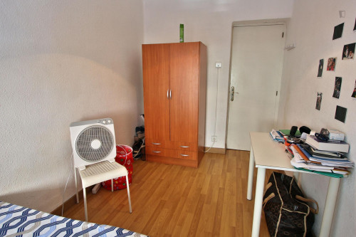 Restful double bedroom in L'Amistat