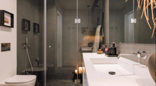 Stylish 2-bedroom apartment with balcony in Marques de Pombal district