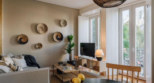 Large and beautiful 2-bedroom flat in Arroios