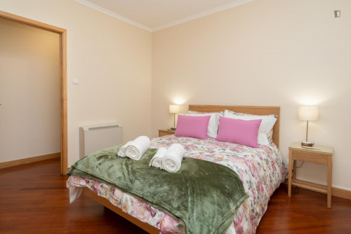 Great 2-bedroom apartment with balcony and river view  near Jardim do Morro - Gallery - 7
