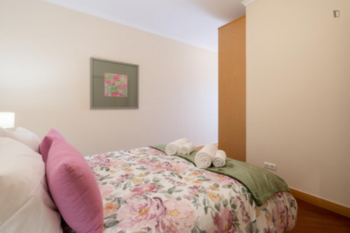 Great 2-bedroom apartment with balcony and river view  near Jardim do Morro - Gallery - 5