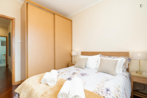 Great 2-bedroom apartment with balcony and river view  near Jardim do Morro - Gallery - 14