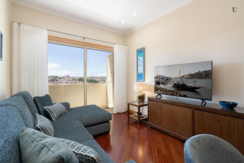 Great 2-bedroom apartment with balcony and river view  near Jardim do Morro - Gallery - 19