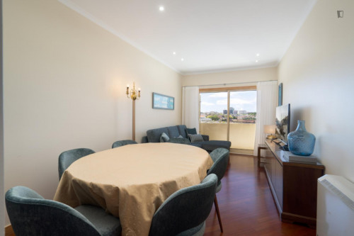 Great 2-bedroom apartment with balcony and river view  near Jardim do Morro - Gallery - 30