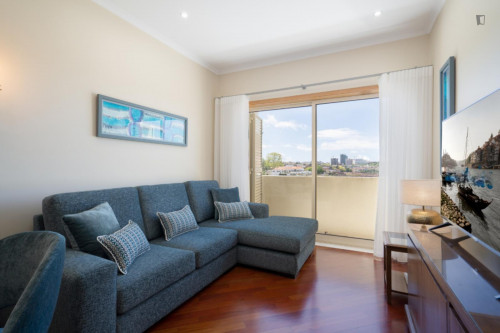Great 2-bedroom apartment with balcony and river view  near Jardim do Morro - Gallery - 29