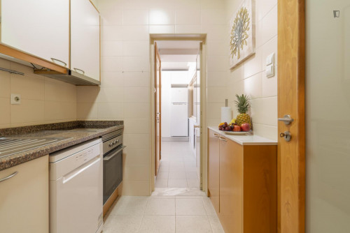 Great 2-bedroom apartment with balcony and river view  near Jardim do Morro - Gallery - 34