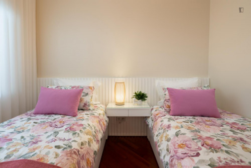 Great 2-bedroom apartment with balcony and river view  near Jardim do Morro - Gallery - 21