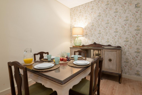 Gorgeous 2-bedroom apartment with balcony near Jardim do Morro - Gallery - 14