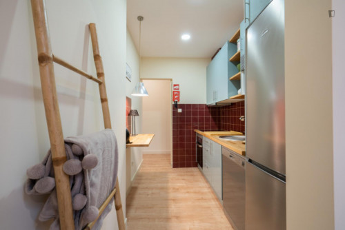 Gorgeous 2-bedroom apartment with balcony near Jardim do Morro - Gallery - 15