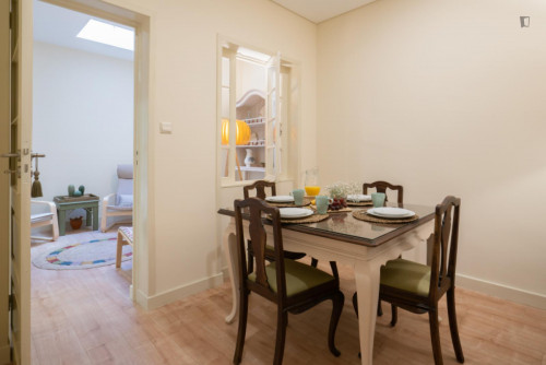 Gorgeous 2-bedroom apartment with balcony near Jardim do Morro - Gallery - 13