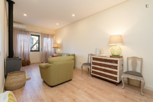 Gorgeous 2-bedroom apartment with balcony near Jardim do Morro - Gallery - 19