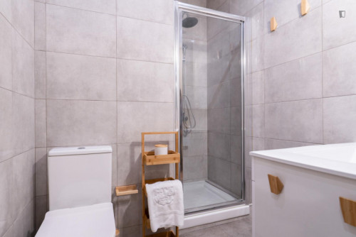Gorgeous 2-bedroom apartment with balcony near Jardim do Morro - Gallery - 10