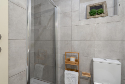 Gorgeous 2-bedroom apartment with balcony near Jardim do Morro - Gallery - 11