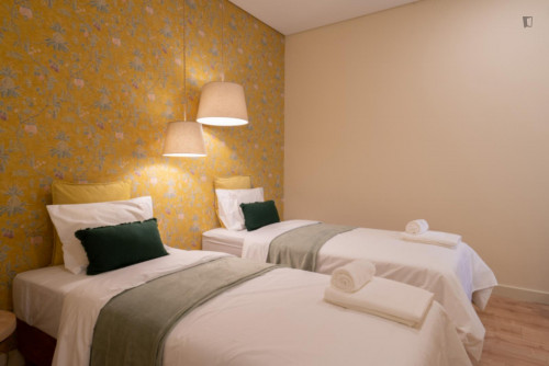 Gorgeous 2-bedroom apartment with balcony near Jardim do Morro - Gallery - 8