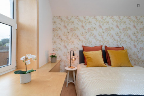 Central 4-bedroom house house with terrace close to Jardim do Morro - Gallery - 10