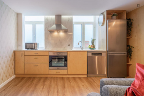 Central 4-bedroom house house with terrace close to Jardim do Morro - Gallery - 32