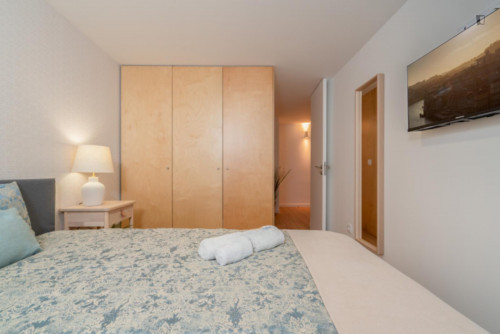Central 4-bedroom house house with terrace close to Jardim do Morro