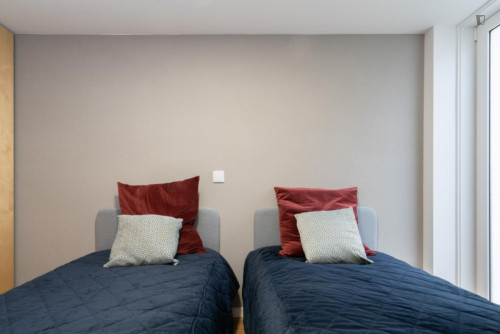 Central 4-bedroom house house with terrace close to Jardim do Morro - Gallery - 22