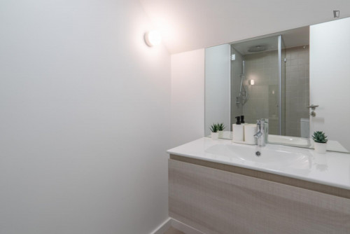 Central 4-bedroom house house with terrace close to Jardim do Morro