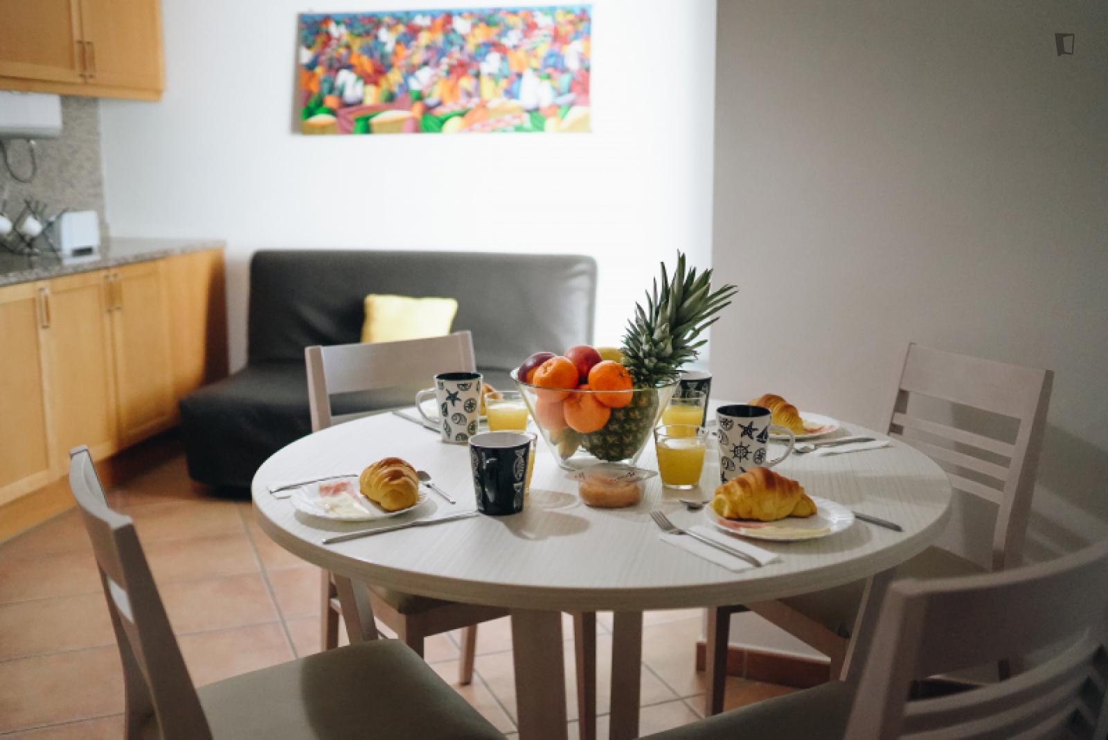 Bright And Sunny 1-Bedroom Flat Em Santa Eulália - 1