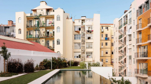 Contemporary 2-bedroom apartment with great terrace in Arroios