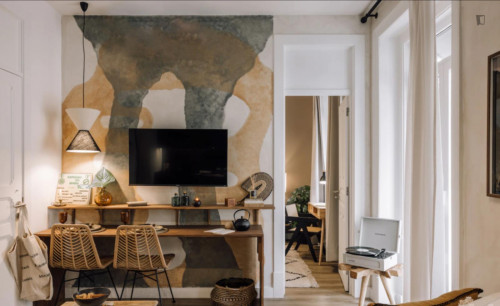 Graceful 1-bedroom apartment close to Campo Pequeno metro station