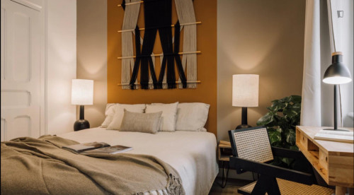 Graceful 1-bedroom apartment close to Campo Pequeno metro station