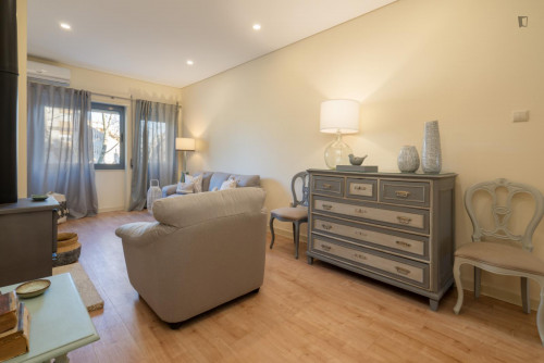 Contemporary 2-bedroom apartment with balcony next to Jardim do Morro - Gallery - 15
