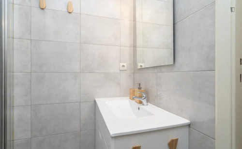 Contemporary 2-bedroom apartment with balcony next to Jardim do Morro - Gallery - 11