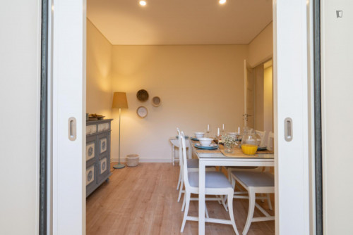Contemporary 2-bedroom apartment with balcony next to Jardim do Morro - Gallery - 21
