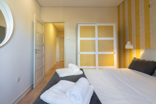 Contemporary 2-bedroom apartment with balcony next to Jardim do Morro - Gallery - 26
