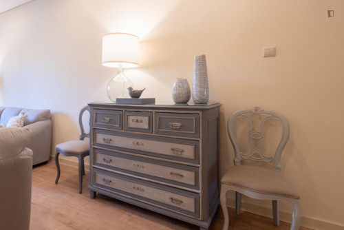 Contemporary 2-bedroom apartment with balcony next to Jardim do Morro - Gallery - 23