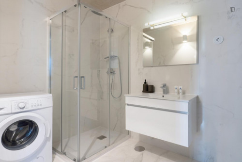 Luxurious 3-bedroom apartment with balcony close to General Torres train station - Gallery - 54