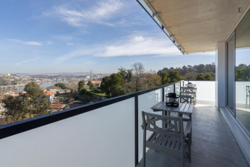 Luxurious 3-bedroom apartment with balcony close to General Torres train station - Gallery - 5