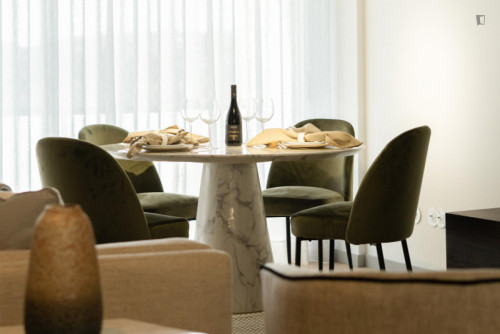 Luxurious 3-bedroom apartment with balcony close to General Torres train station - Gallery - 19