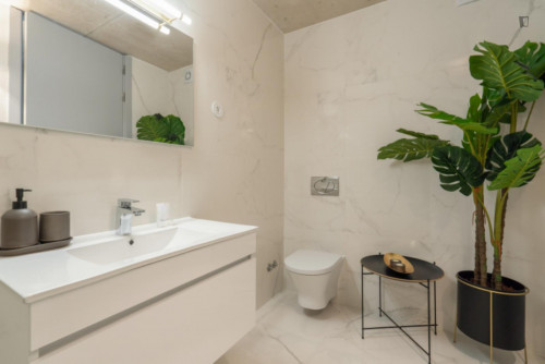 Luxurious 3-bedroom apartment with balcony close to General Torres train station - Gallery - 56