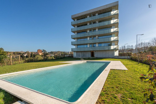 Luxurious 3-bedroom apartment with balcony close to General Torres train station