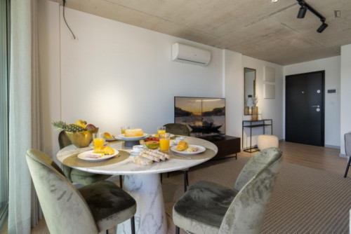Luxurious 3-bedroom apartment with balcony close to General Torres train station - Gallery - 47