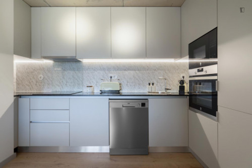 Luxurious 3-bedroom apartment with balcony close to General Torres train station - Gallery - 52