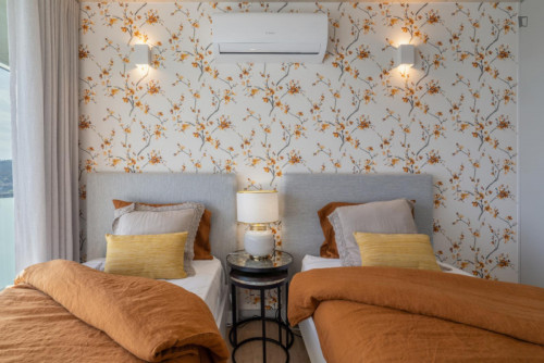 Luxurious 3-bedroom apartment with balcony close to General Torres train station - Gallery - 17