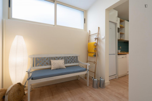Sophisticated 2-bedroom apartment with balcony steps from Jardim do Morro - Gallery - 5