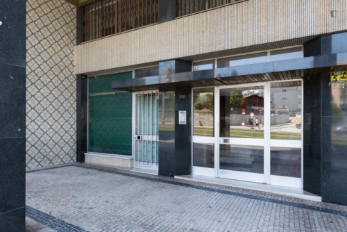 Cool 2-bedroom apartment with large terrace right next to General Torres train station - Gallery - 25