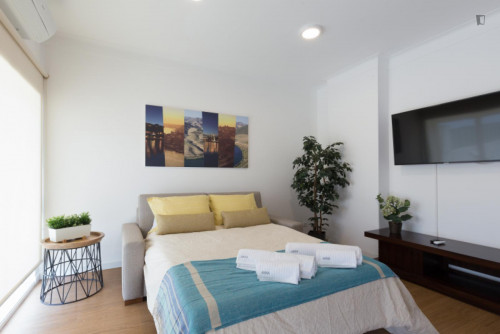 Cool 2-bedroom apartment with large terrace right next to General Torres train station - Gallery - 41