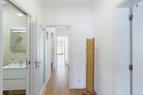 Cool 2-bedroom apartment with large terrace right next to General Torres train station - Gallery - 3