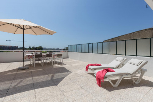 Cool 2-bedroom apartment with large terrace right next to General Torres train station - Gallery - 16
