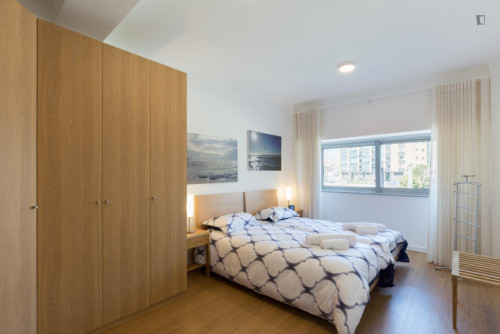 Cool 2-bedroom apartment with large terrace right next to General Torres train station - Gallery - 4