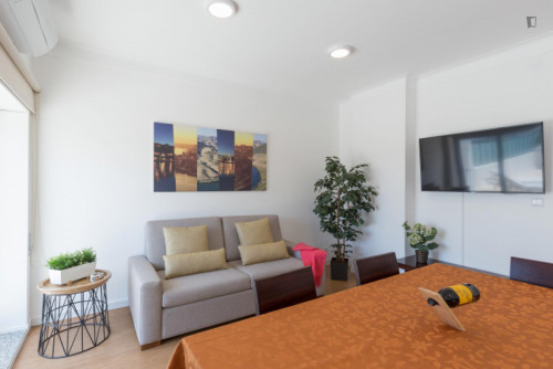 Cool 2-bedroom apartment with large terrace right next to General Torres train station - Gallery - 38