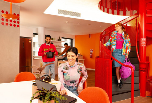 Scape Victoria Street