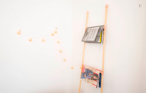 Double bedroom in a 5 bedroom apartment close to Indautxu